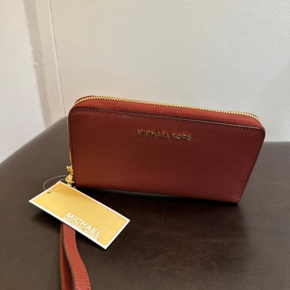 Michael Kors Large Smartphone Wristlet - Picture 2 of 3